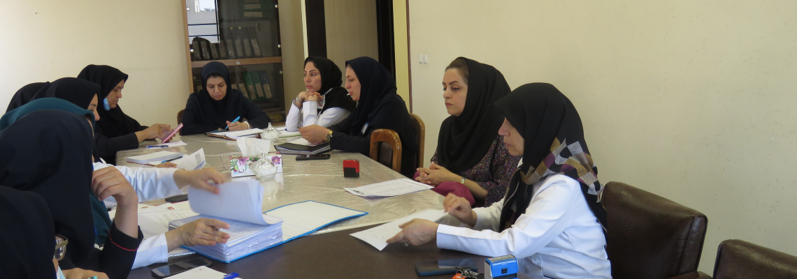 کمیته ترویج زایمان طبیعی و ایمن    و   کمیته مادران پرخطر