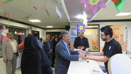 حضور شهردار شاهرود و هیئت همراه در بیمارستان بهار به مناسبت روز پرستار
