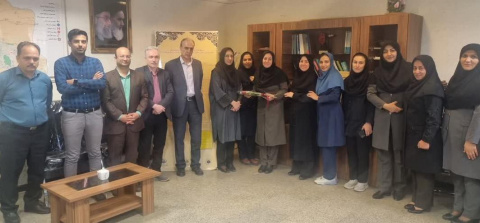 تجلیل از رابط روابط عمومی معاونت درمان
