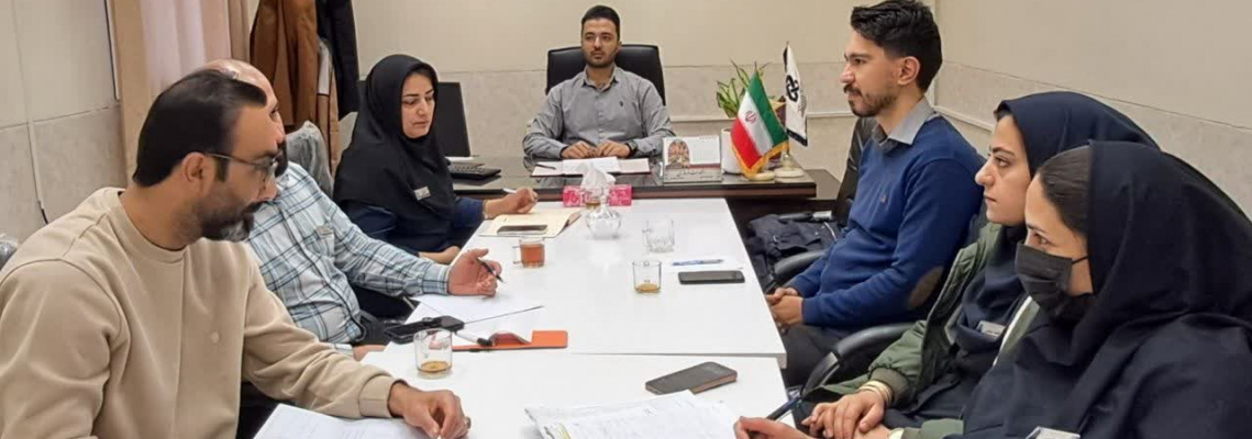 نشست راهبردی افزایش درآمد و کاهش هزینه‌های بخش اورژانس