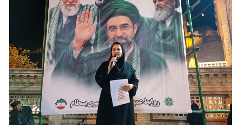 سخنرانی دکترخسروری با موضوع نقش جوانی جمعیت وفرزندآوری در تجمع شبانه مردم شهربسطام