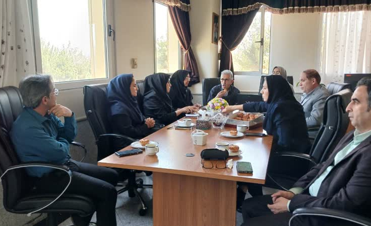 نشست هم اندیشی وبرنامه ریزی دکترابراهیمی معاون تحقیقات وفناوری دانشگاه ومدیران معاونت درخصوص برنامه راهبردی ۱۴۰۴