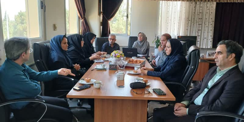نشست هم اندیشی وبرنامه ریزی دکترابراهیمی معاون تحقیقات وفناوری دانشگاه ومدیران معاونت درخصوص برنامه راهبردی ۱۴۰۴