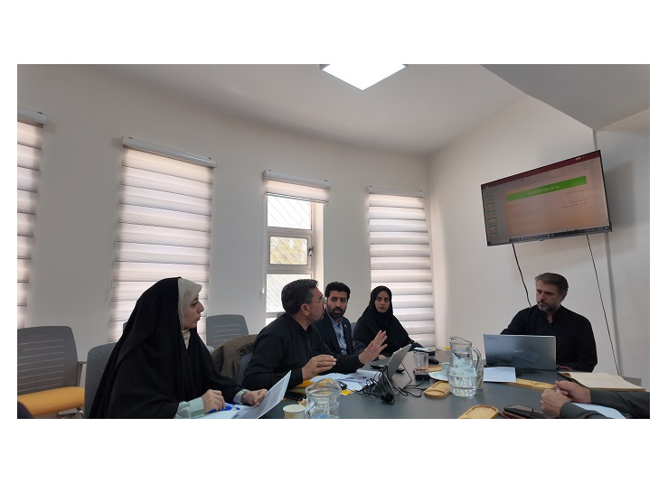 نشست اعضای ستاد مرکزی و ستاد اجرایی سی‌امین جشنواره قرآن و عترت با حضور دکتر جواد باقری رئیس مرکز قرآن و عترت وزارت بهداشت ، دکتر محبوبه خواجه معاون فرهنگی و دانشجویی ،دکتر کاظم رحیمی معاون توسعه مدیریت و منابع دانشگاه  و دیگر مسئولان کمیته‌ها در سالن جلس