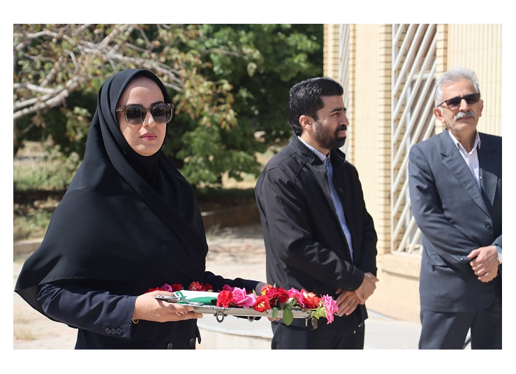 آیین اهتزاز پرچم در آغاز سال تحصیلی