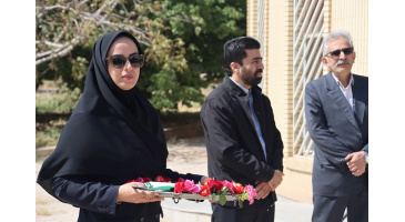 آیین اهتزاز پرچم در آغاز سال تحصیلی