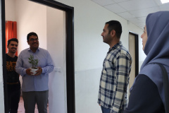 هر گلدان یک امید برای طراوت دل‌های دانشجویان