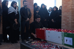 وداع دانشگاهیان علوم پزشکی شاهرود با لاله گمنام دفاع مقدس