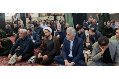 حضور جمعی از دانشگاهیان با دلی پر از اندوه و ارادت در مراسم به یادماندنی رهبر شهید ،حسینیه اعظم‌مدرسه قلعه شاهرود