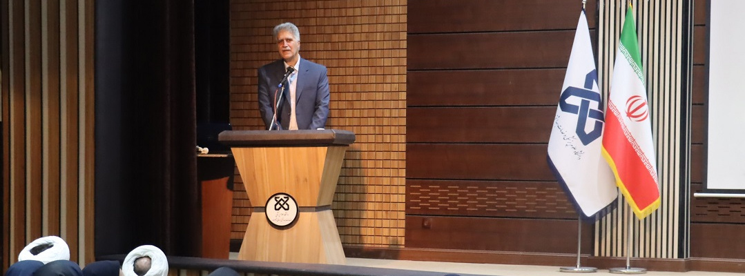 فرصت‌های برابر در واگذاری مسؤولیت‌ها به بانوان ایجاد می‌کنیم