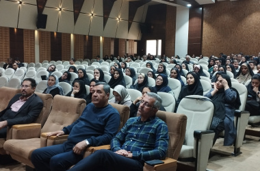 برگزاری کارگاه آموزشی « آشنایی با زمینه ها و دلایل شکل گیری اعتیاد » در سالن پورسینا به همت کارشناسان واحدسوء مصرف مواد مخدر معاونت درمان