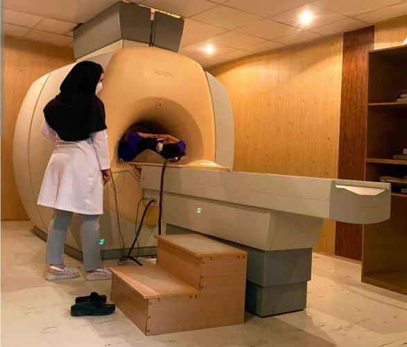 ارسال تصاویر MRI برای مراجعین همزمان با انجام آن و نیز ارسال گزارش ریپورت برای بیماران