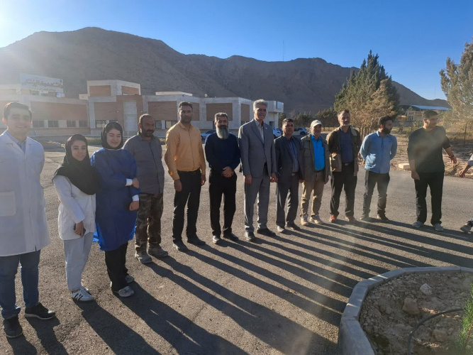 بازدید دکتر امامیان از کلینیک دندان‌پزشکی مرحوم آیت‌الله شاهرودی و کاشت نهال در محوطه